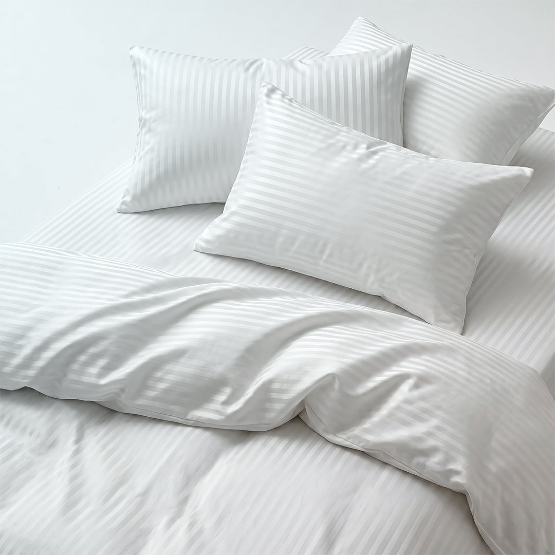 PACK SUITE PRESTIGE :  Oreillers Onebed En Microfibre + Couette Modulable 4 Saisons + Surmatelas En Microfibre + Ensemble Housse Couette En Satin de Coton
